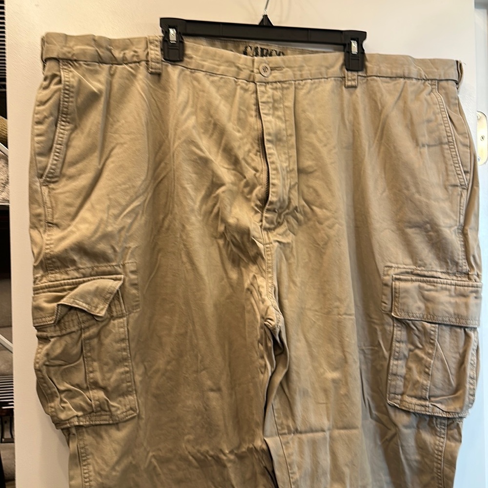 Roundtree and Yorke cargo pants